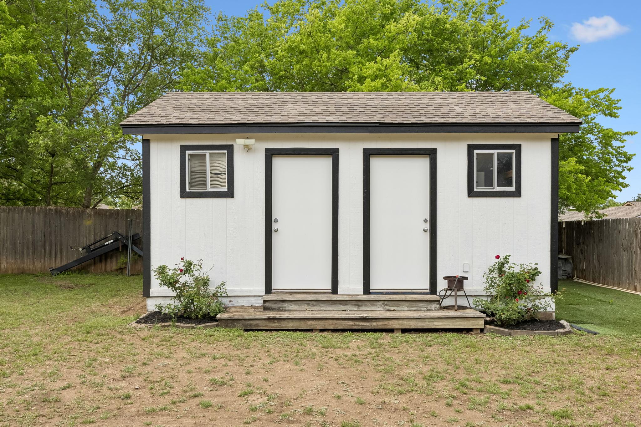 114 Cedar Dr, Mountain City, TX 78610