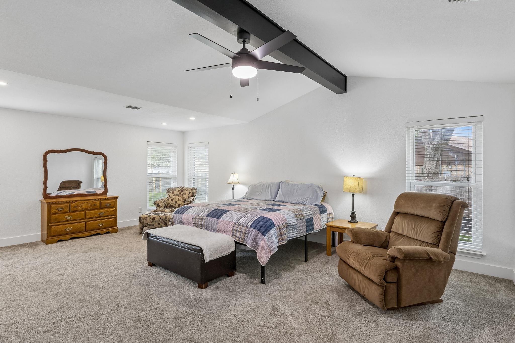 114 Cedar Dr, Mountain City, TX 78610