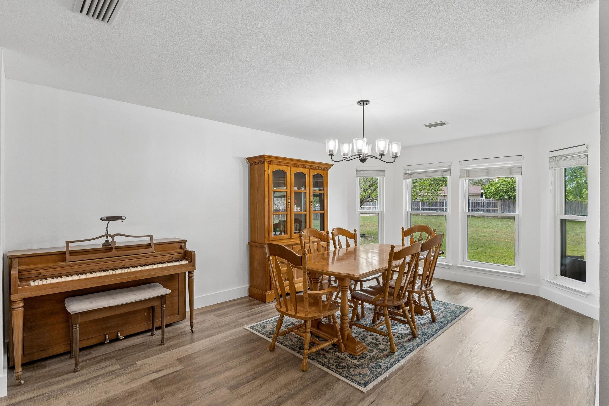 114 Cedar Dr, Mountain City, TX 78610