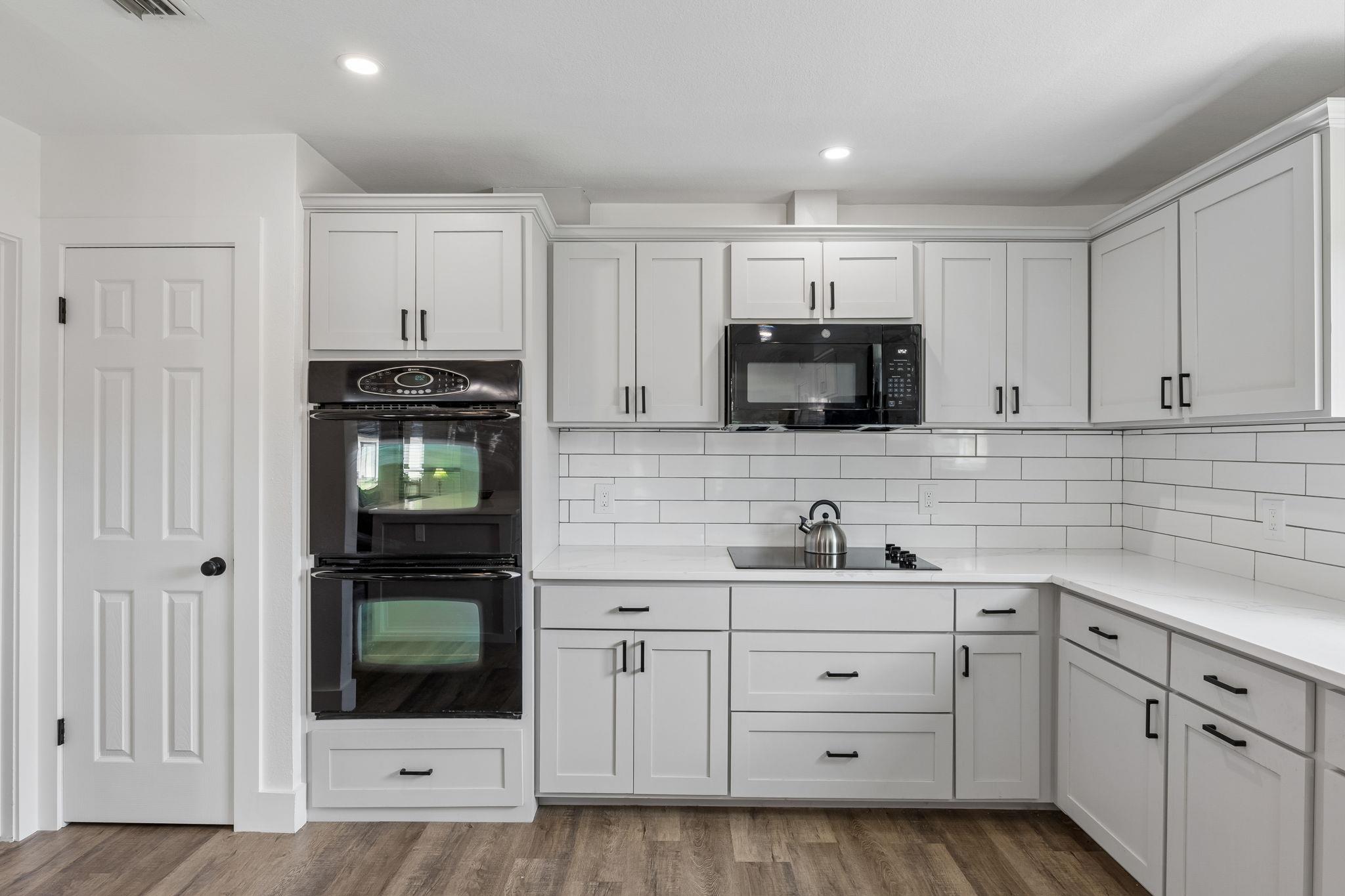 114 Cedar Dr, Mountain City, TX 78610