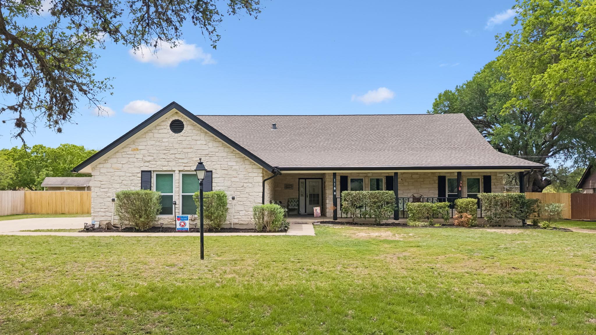 114 Cedar Dr, Mountain City, TX 78610