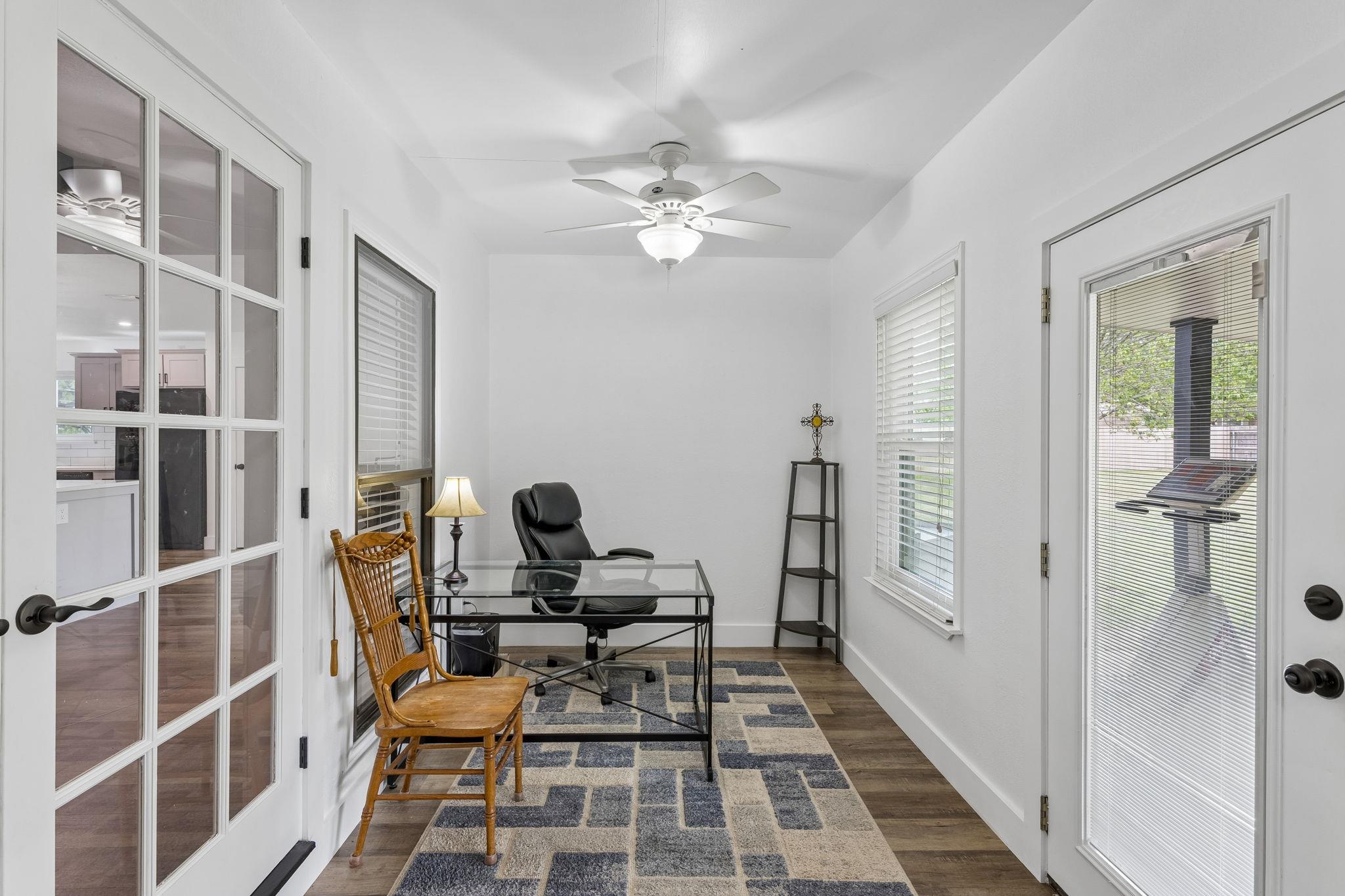 114 Cedar Dr, Mountain City, TX 78610