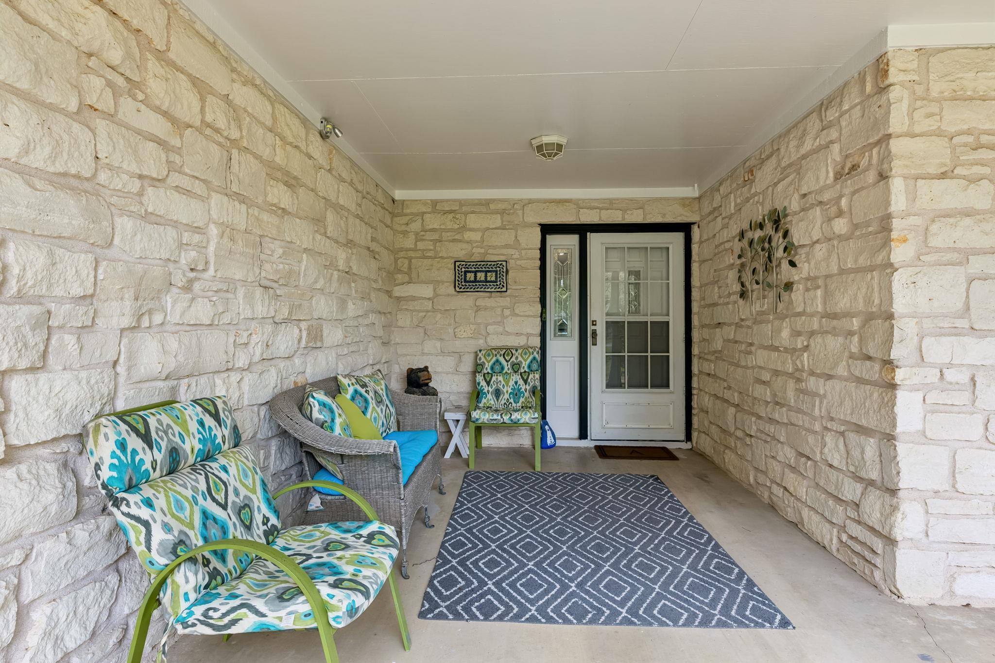 114 Cedar Dr, Mountain City, TX 78610