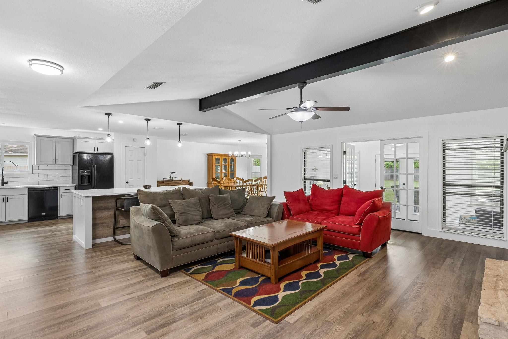 114 Cedar Dr, Mountain City, TX 78610