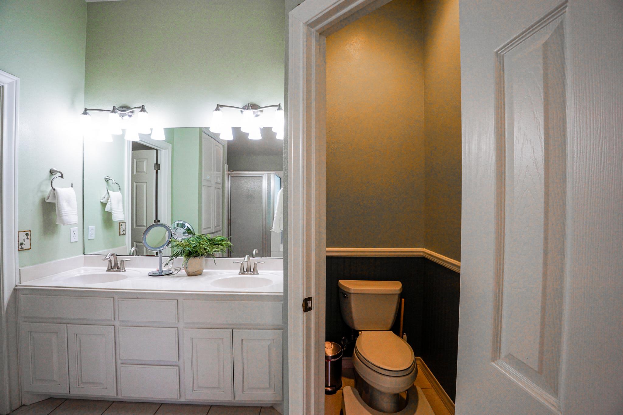 15825 CHATHAM WOOD Dr, Austin, TX 78717