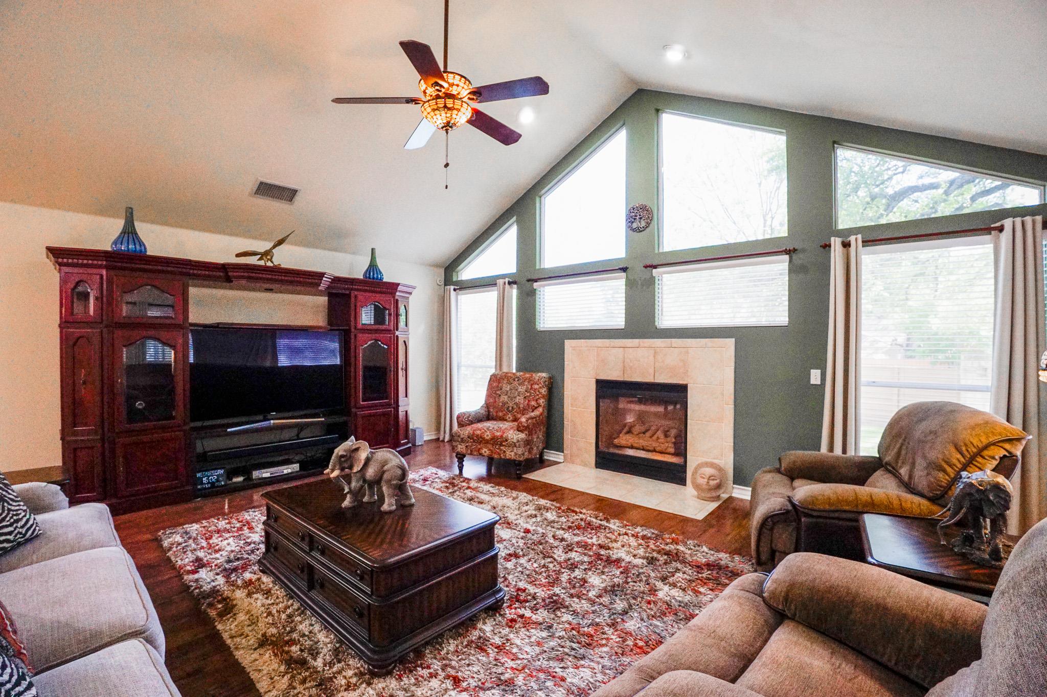 15825 CHATHAM WOOD Dr, Austin, TX 78717