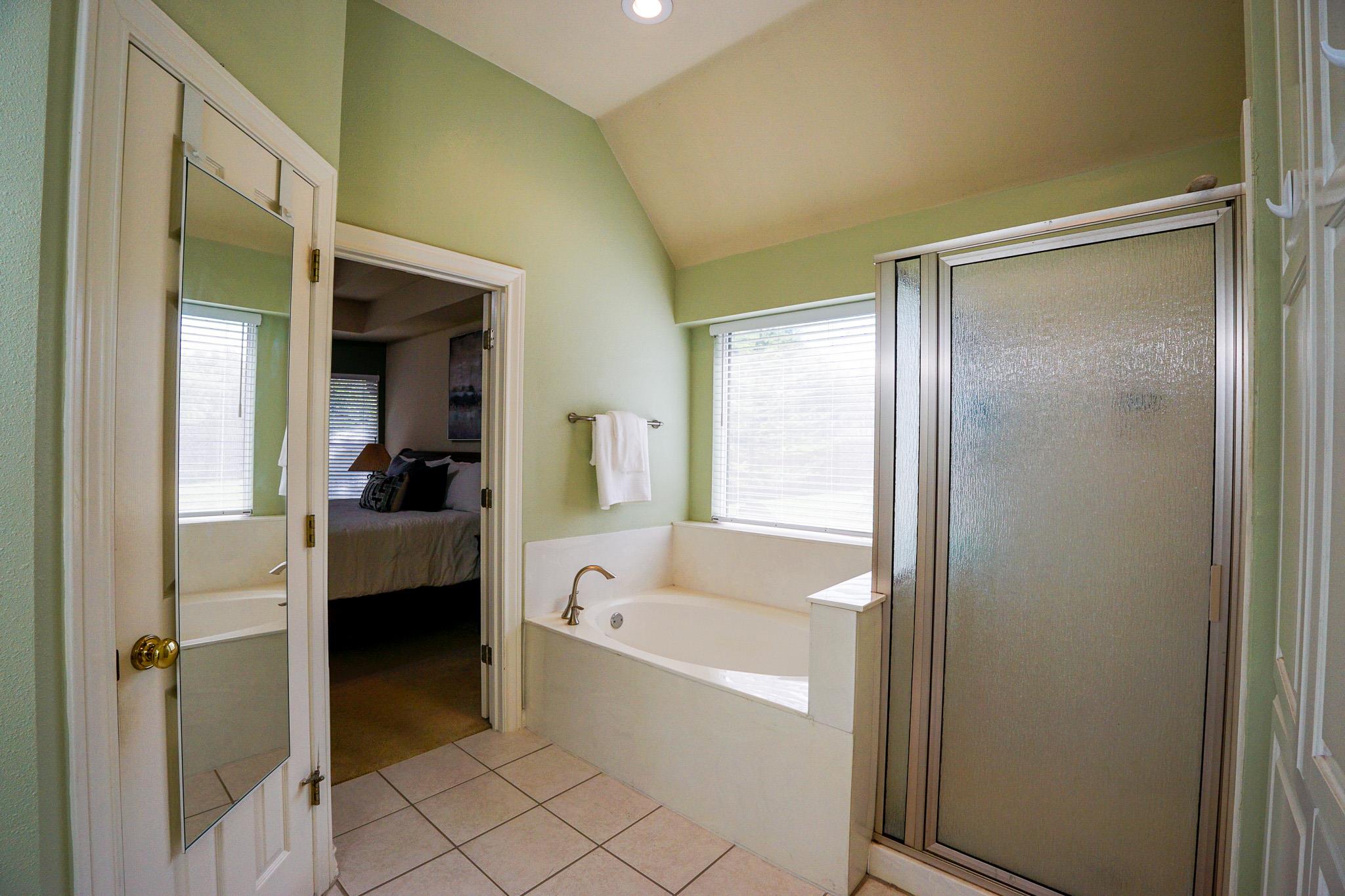 15825 CHATHAM WOOD Dr, Austin, TX 78717