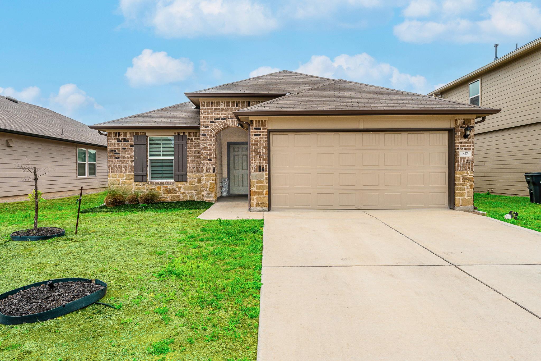 317 Lily Pond Trl, San Marcos, TX 78666