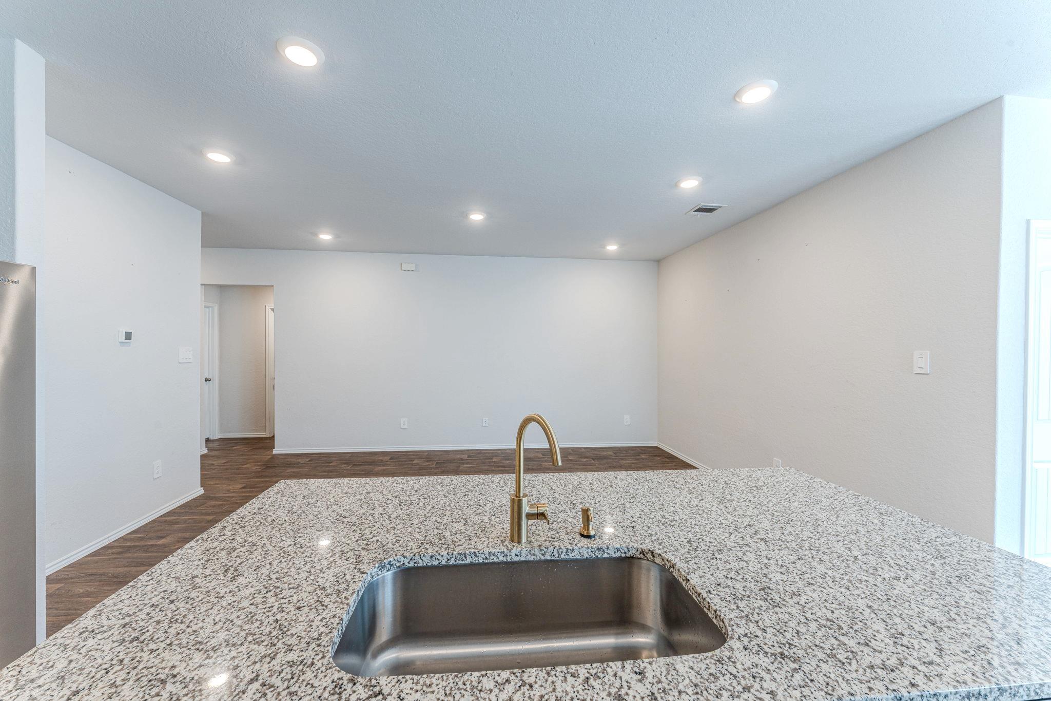 317 Lily Pond Trl, San Marcos, TX 78666