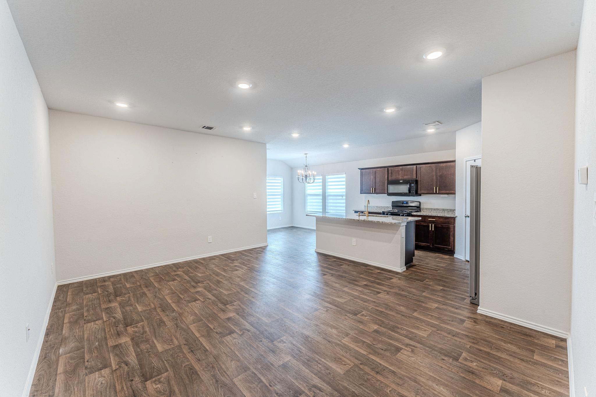 317 Lily Pond Trl, San Marcos, TX 78666