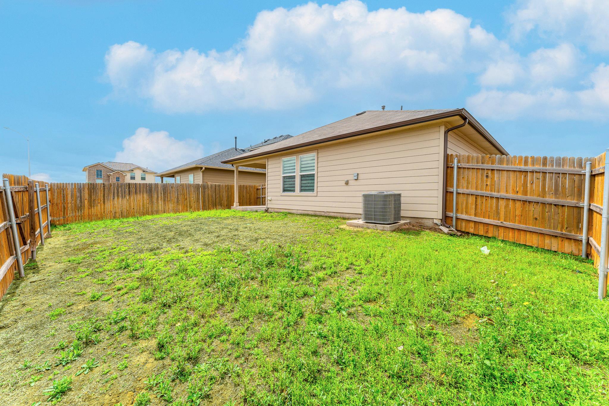 317 Lily Pond Trl, San Marcos, TX 78666