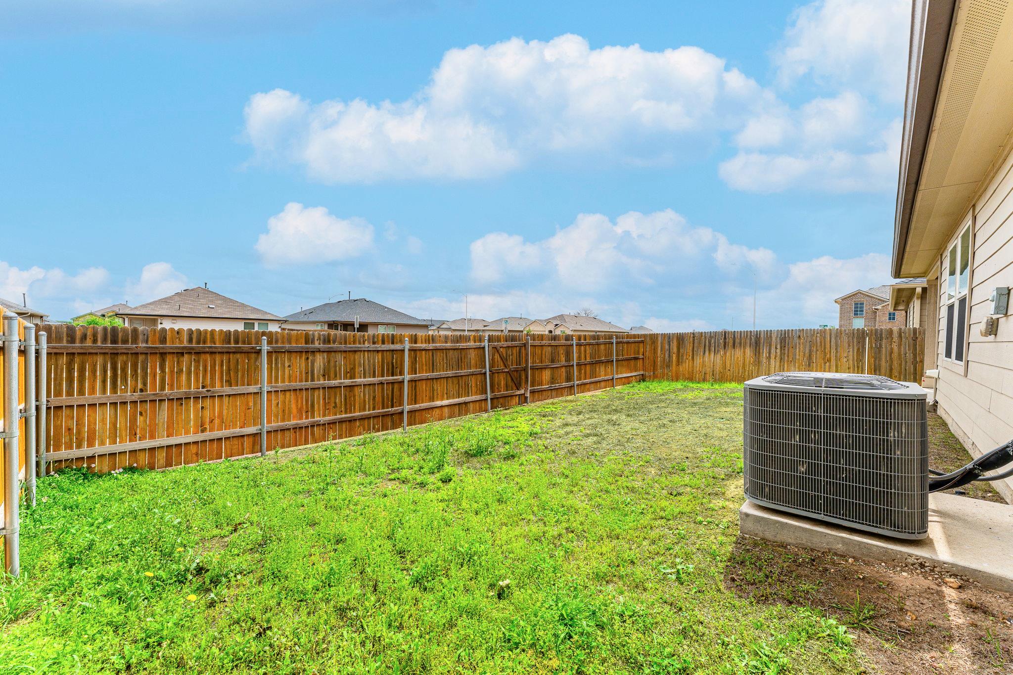 317 Lily Pond Trl, San Marcos, TX 78666