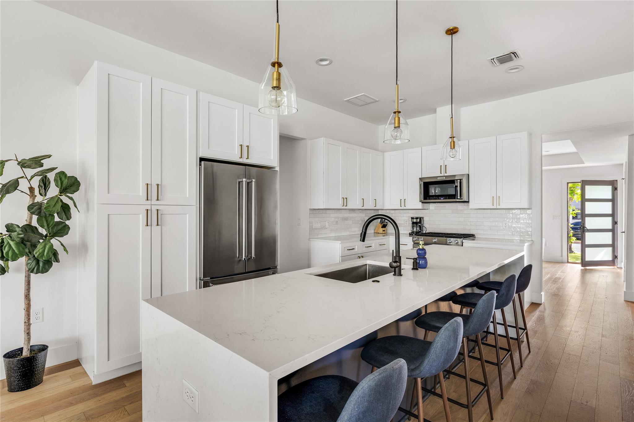 6704 Hardy Dr, Austin, TX 78757