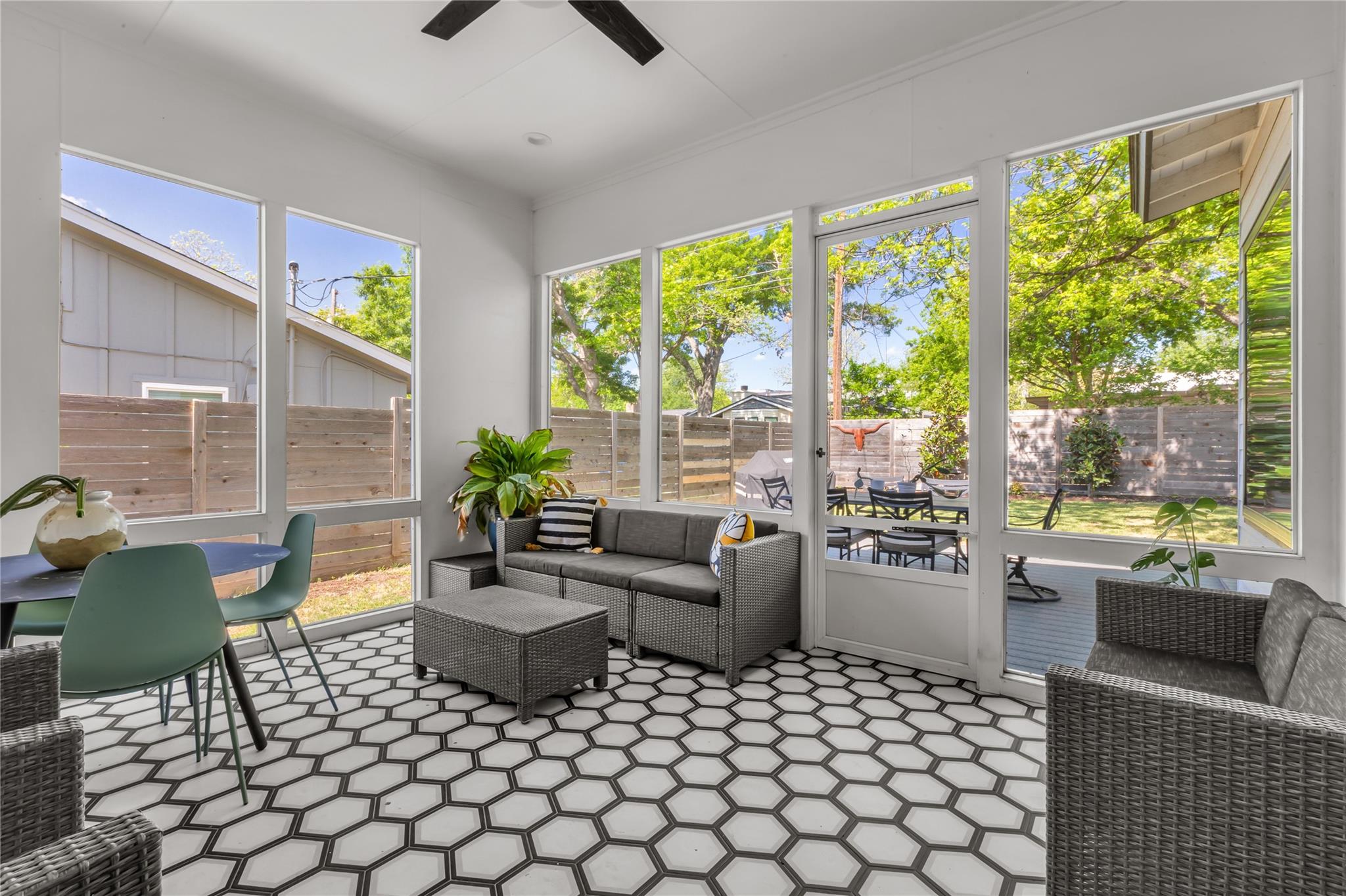 6704 Hardy Dr, Austin, TX 78757