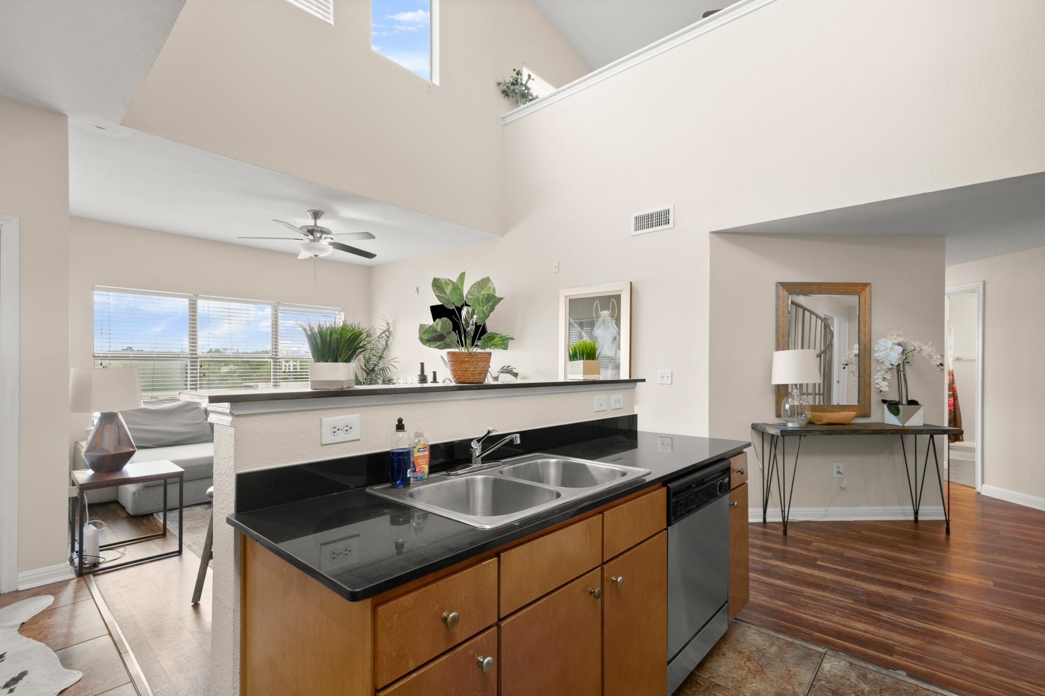 2502 Leon St # 512, Austin, TX 78705