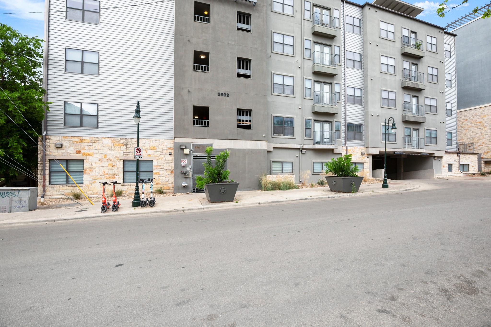 2502 Leon St # 512, Austin, TX 78705