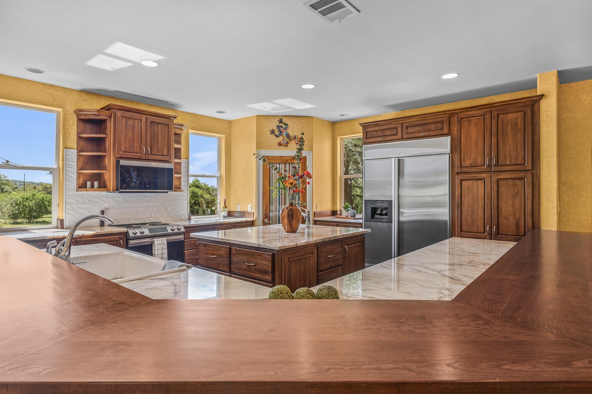 23802 Oscar Rd, Spicewood, TX 78669