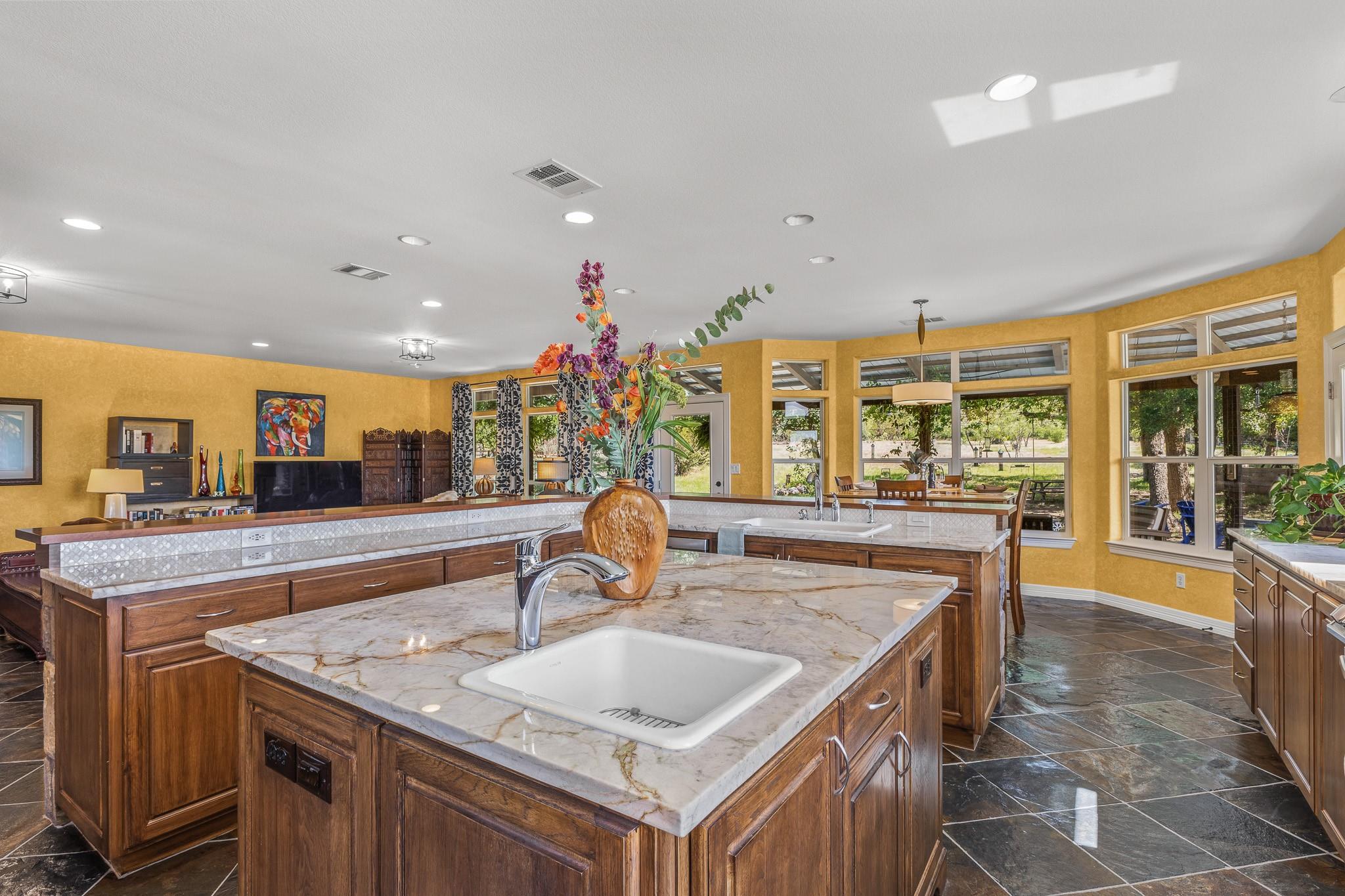 23802 Oscar Rd, Spicewood, TX 78669