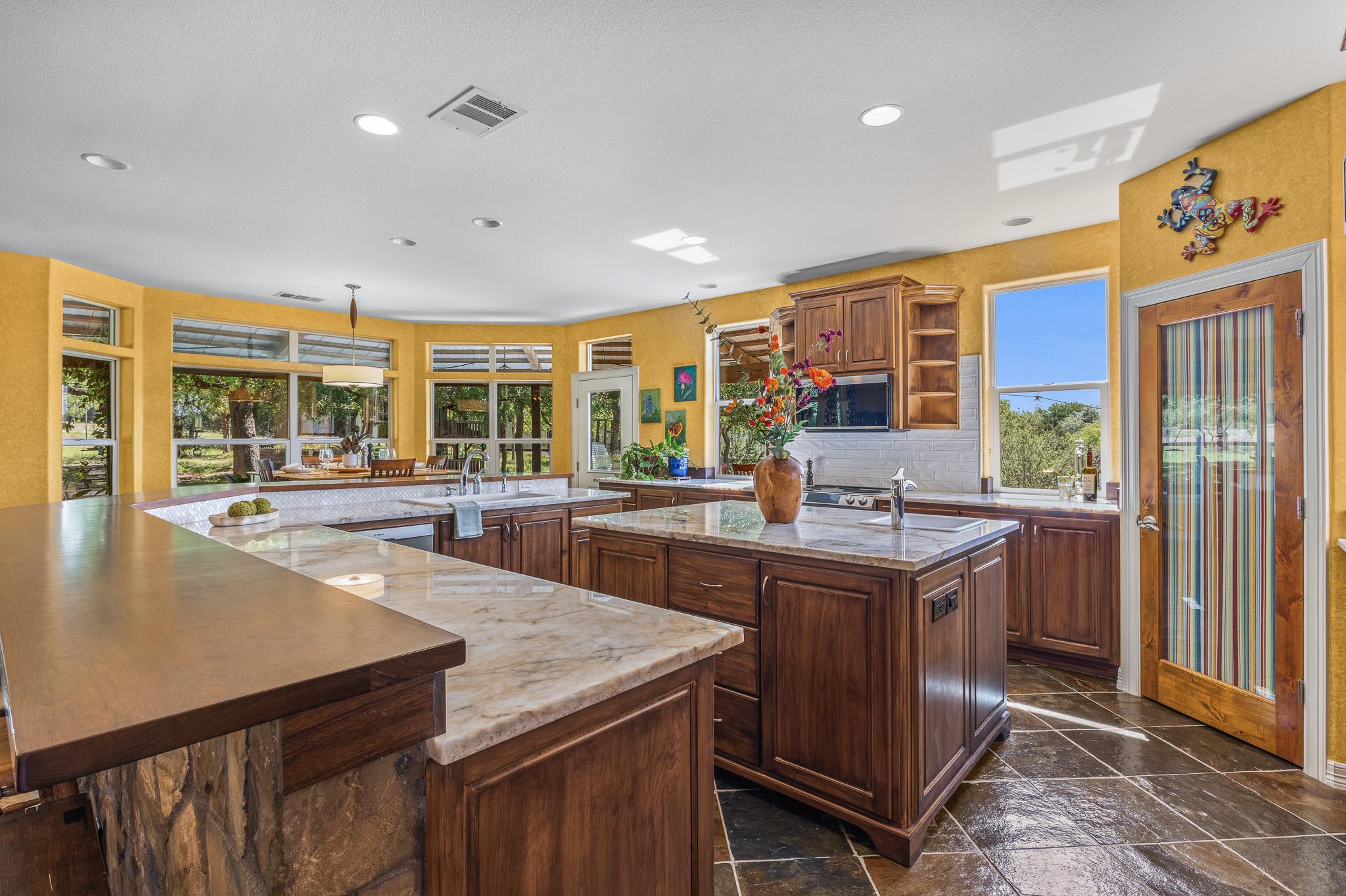 23802 Oscar Rd, Spicewood, TX 78669