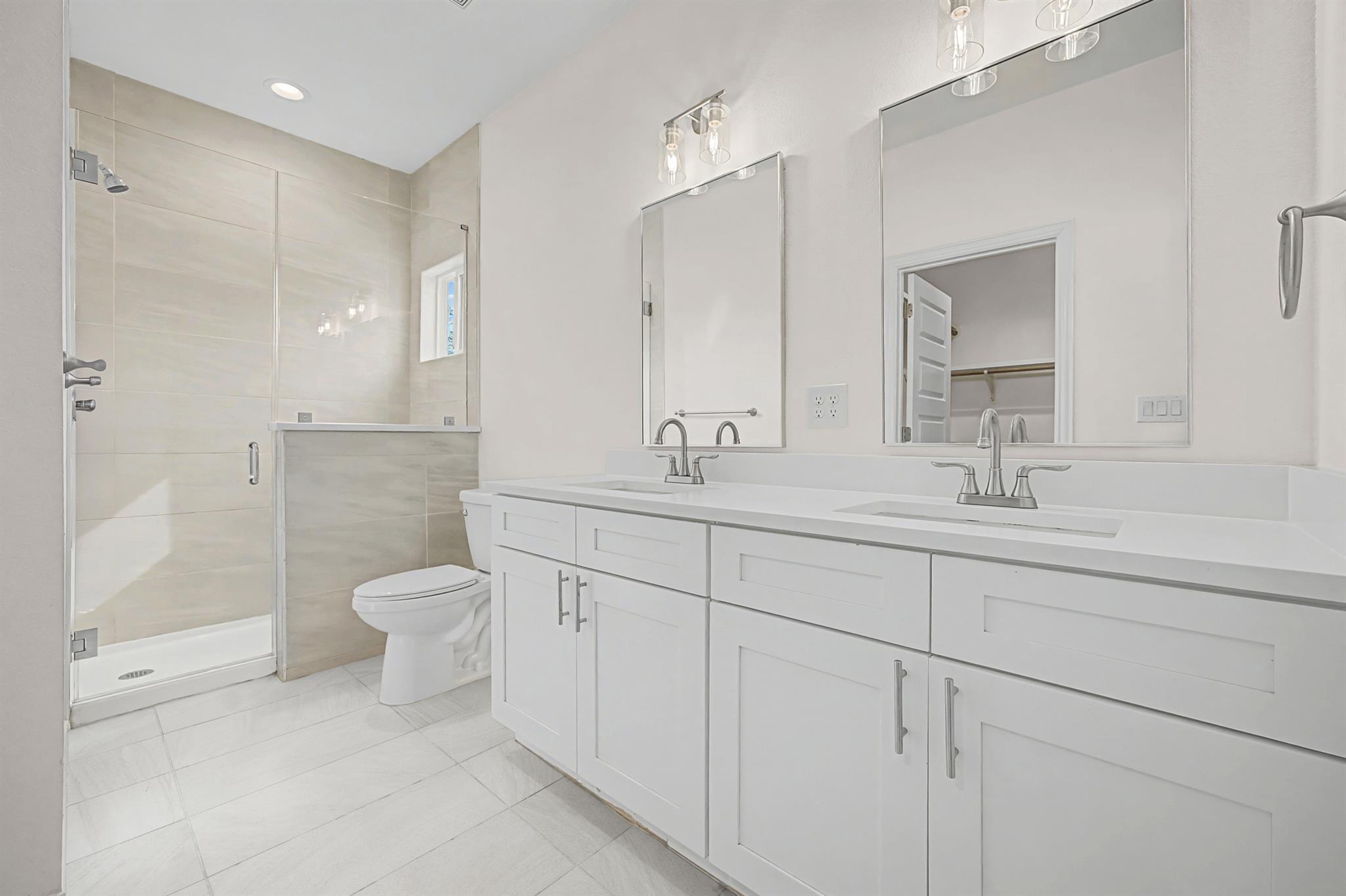 803 4th St, Lockhart, TX 78644