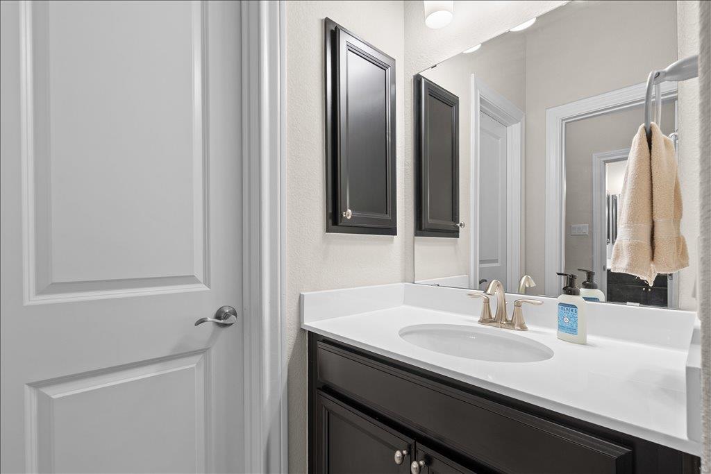 1620 Dusty Bnd, Leander, TX 78641