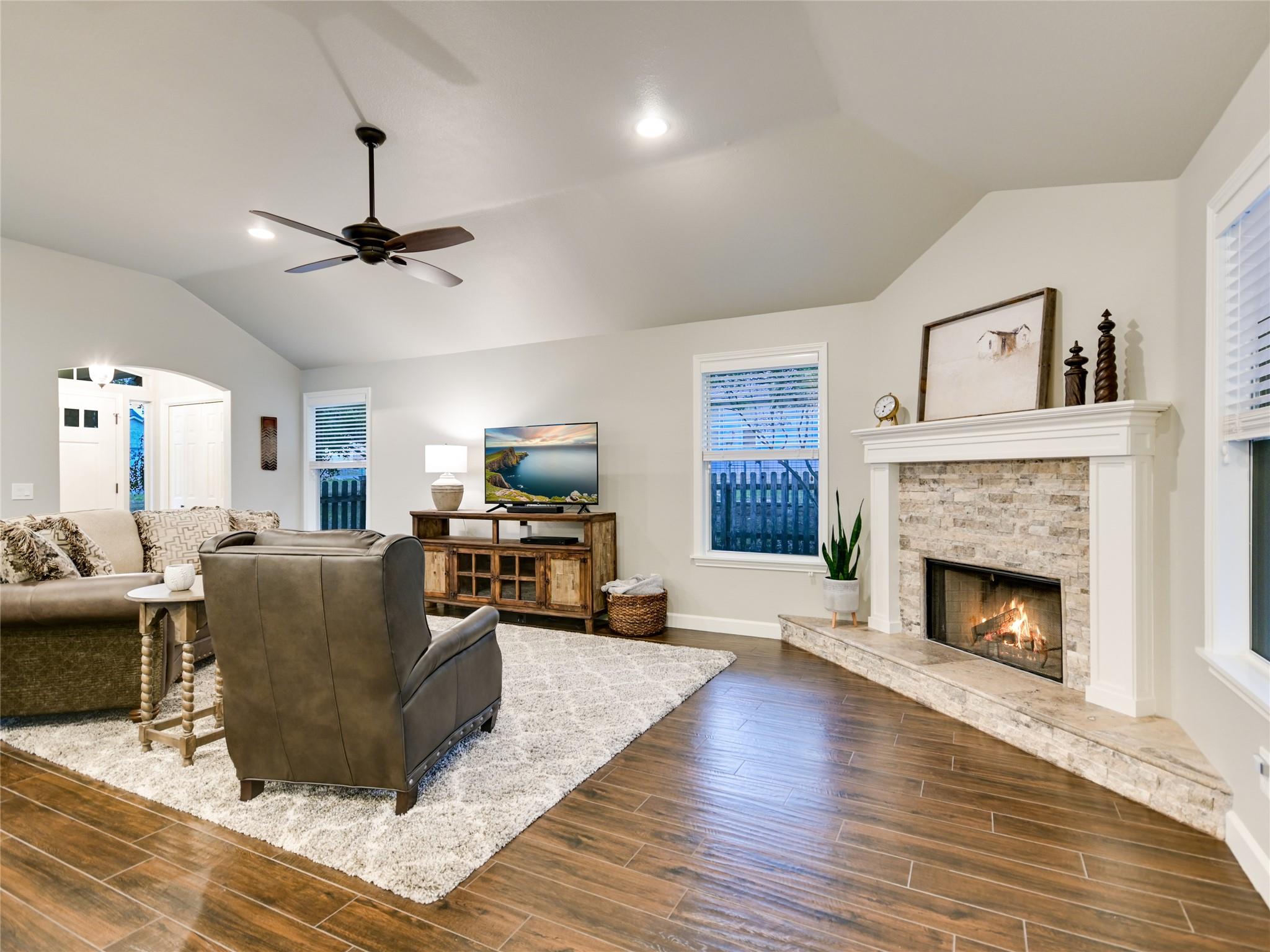 5 Sunset Cir, Wimberley, TX 78676