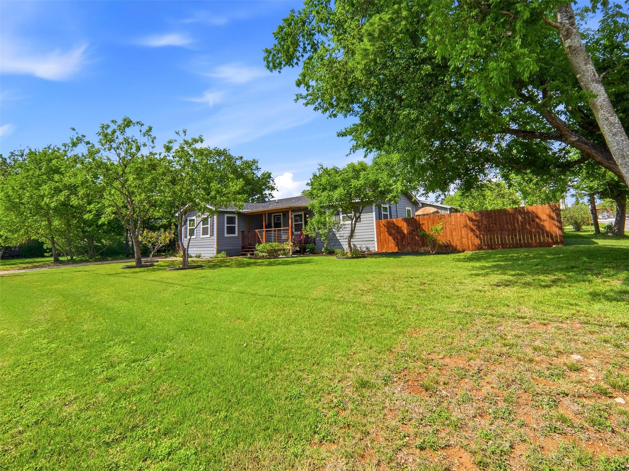700 9th St St, Blanco, TX 78606
