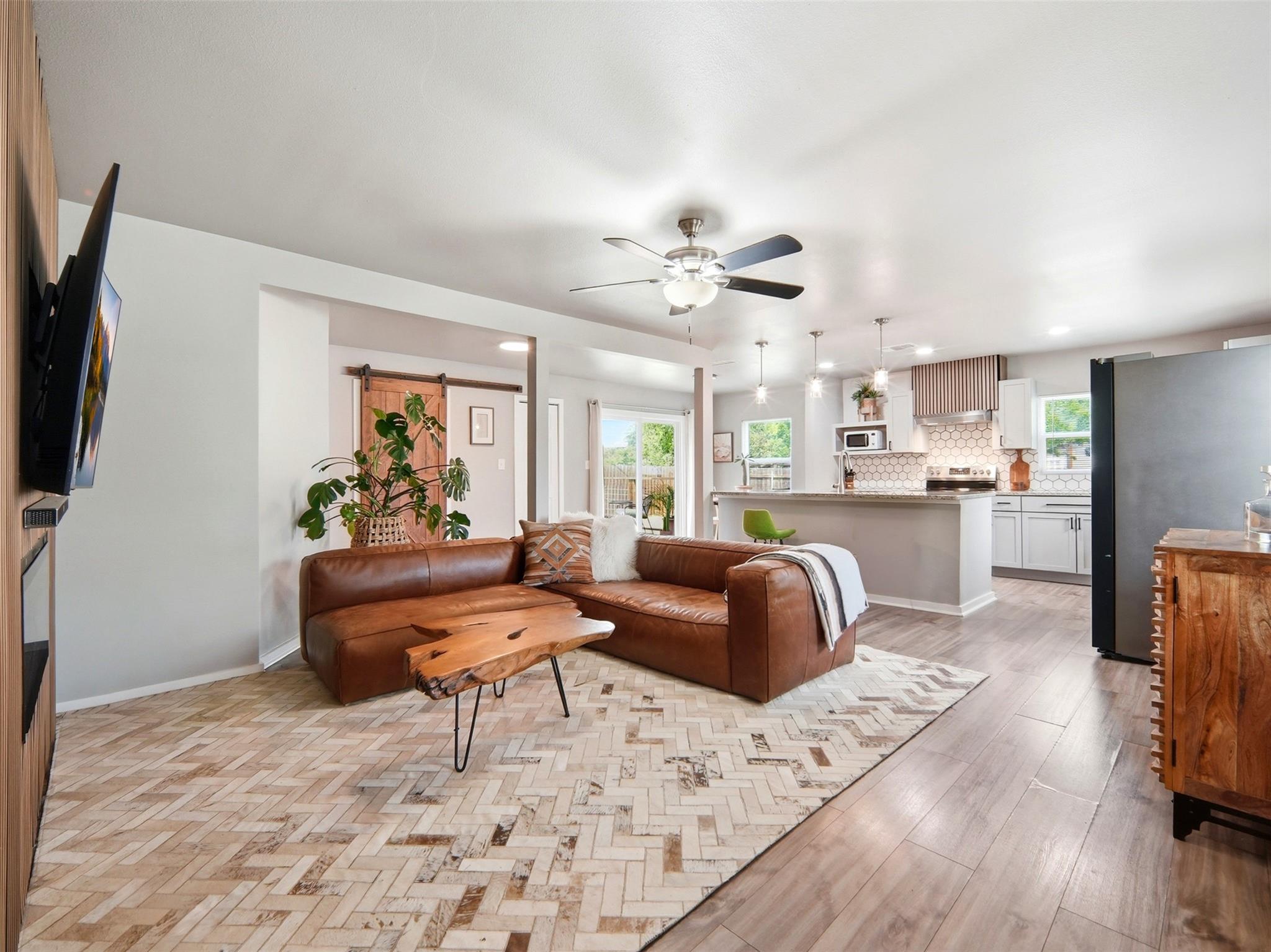 700 9th St St, Blanco, TX 78606