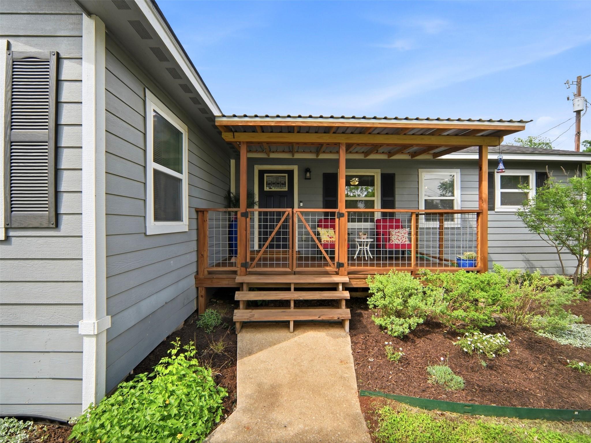700 9th St St, Blanco, TX 78606