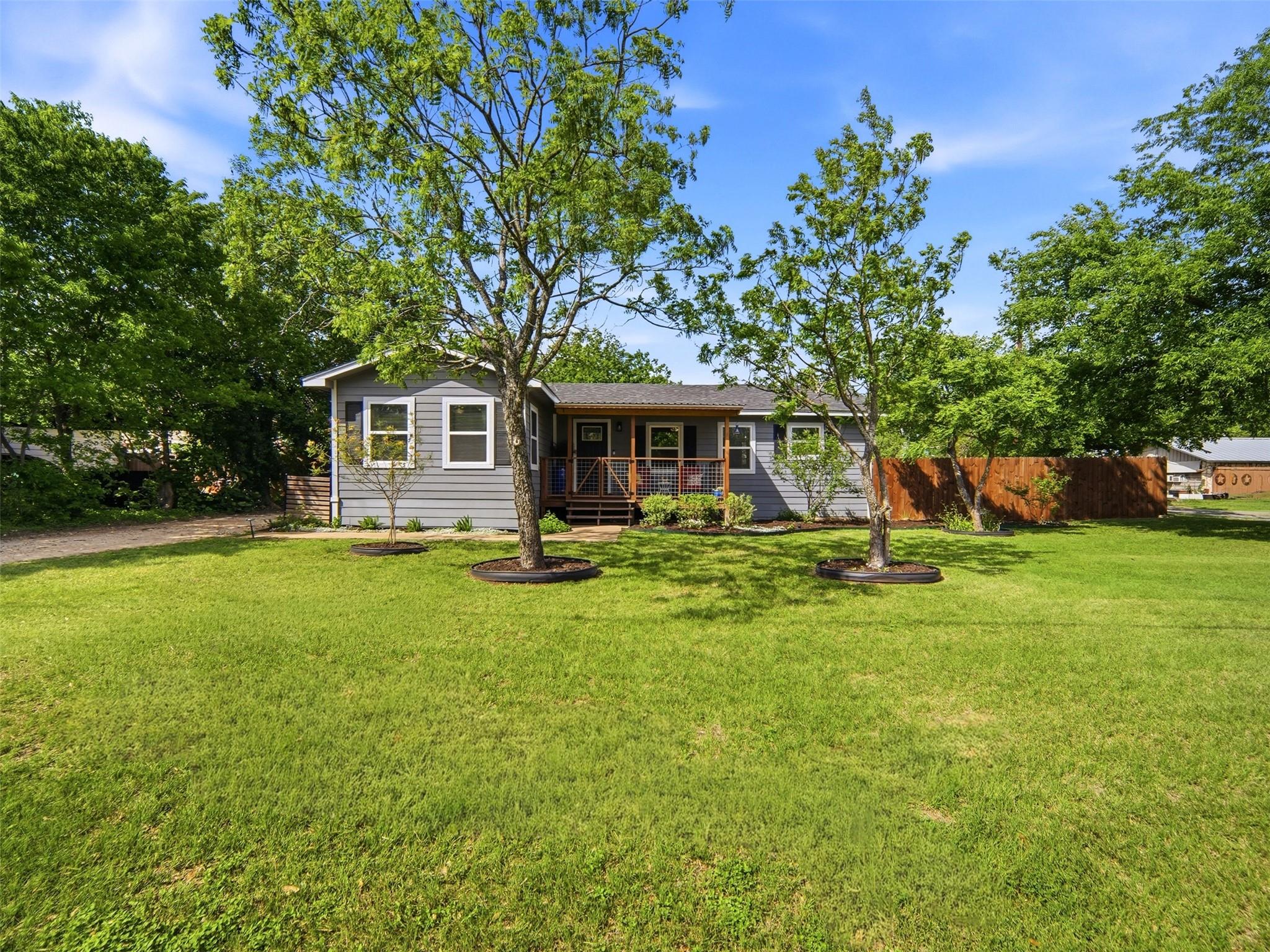 700 9th St St, Blanco, TX 78606