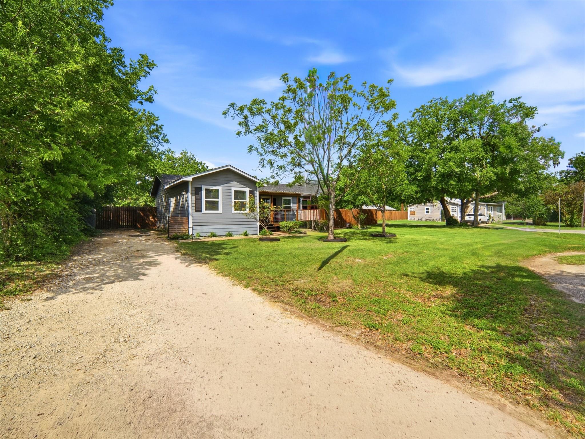 700 9th St St, Blanco, TX 78606