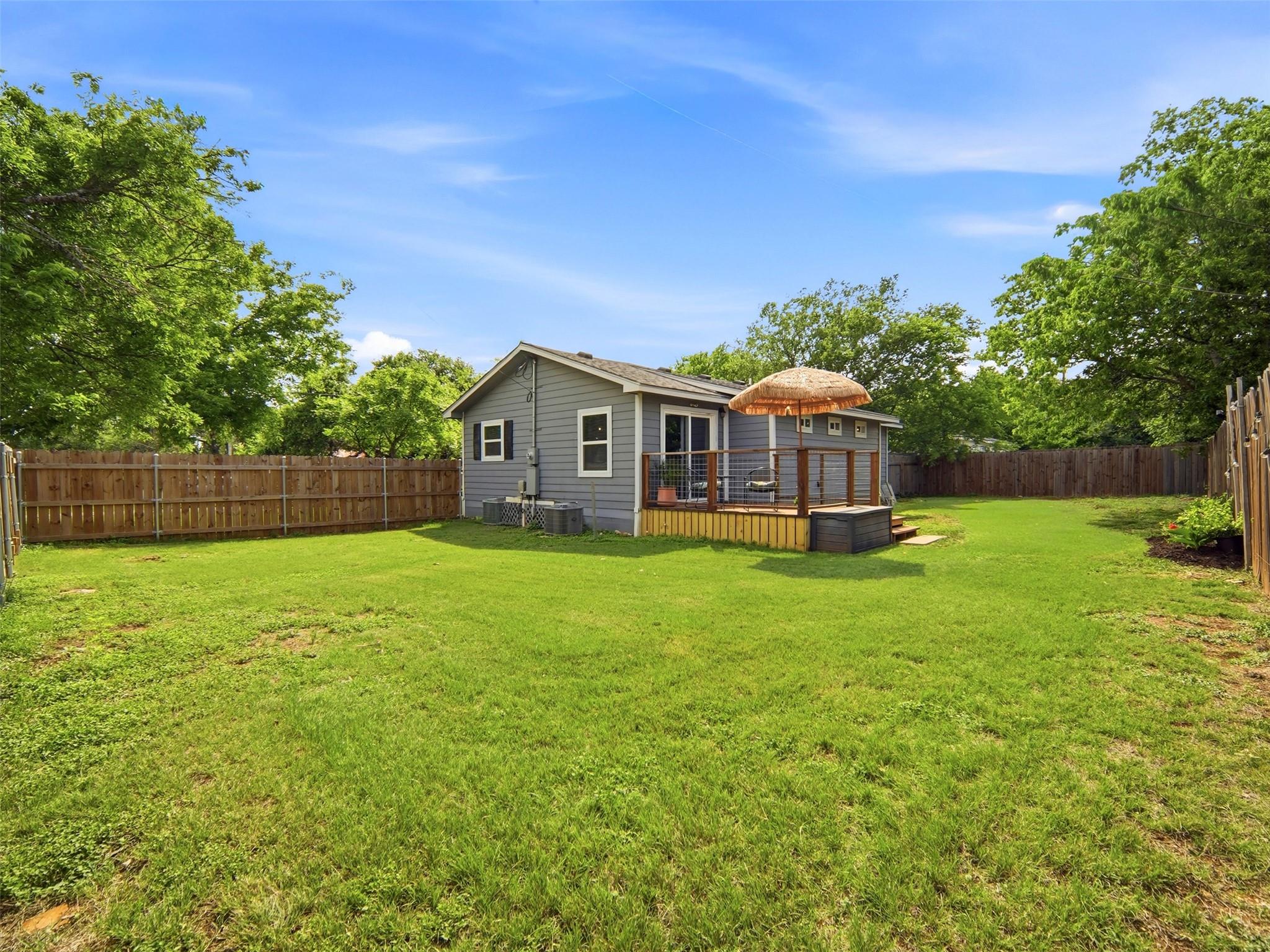 700 9th St St, Blanco, TX 78606