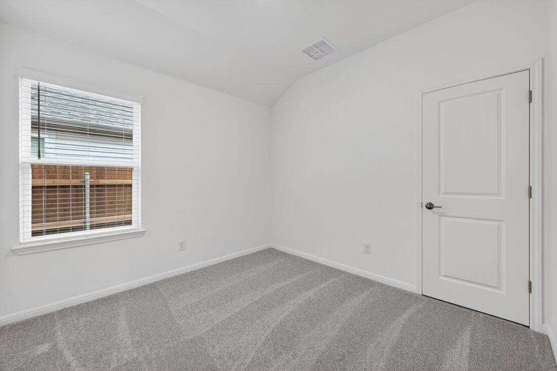 94 Flowers Ave, Hutto, TX 78634