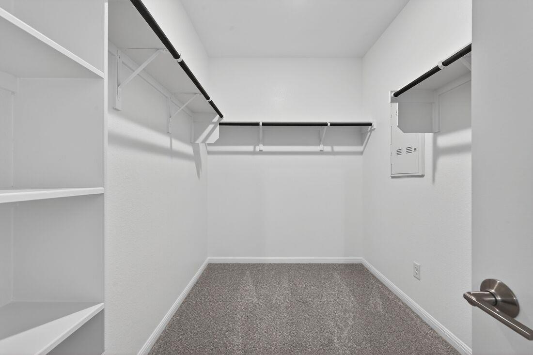 94 Flowers Ave, Hutto, TX 78634