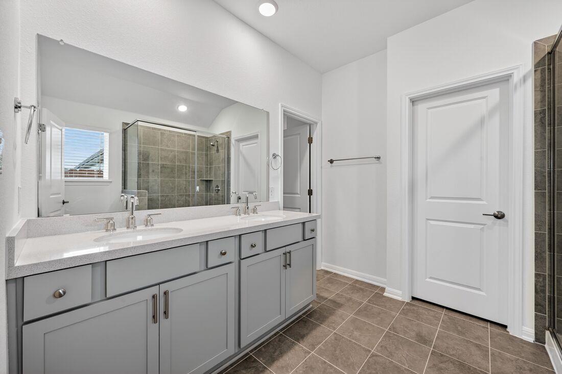 94 Flowers Ave, Hutto, TX 78634