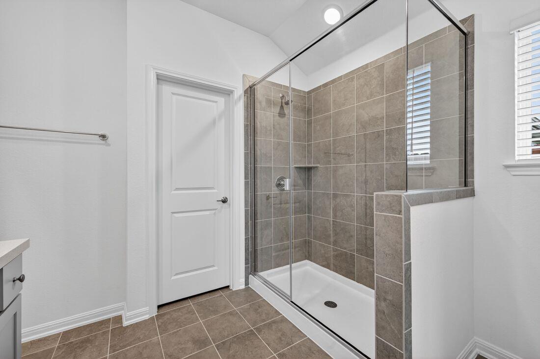 94 Flowers Ave, Hutto, TX 78634