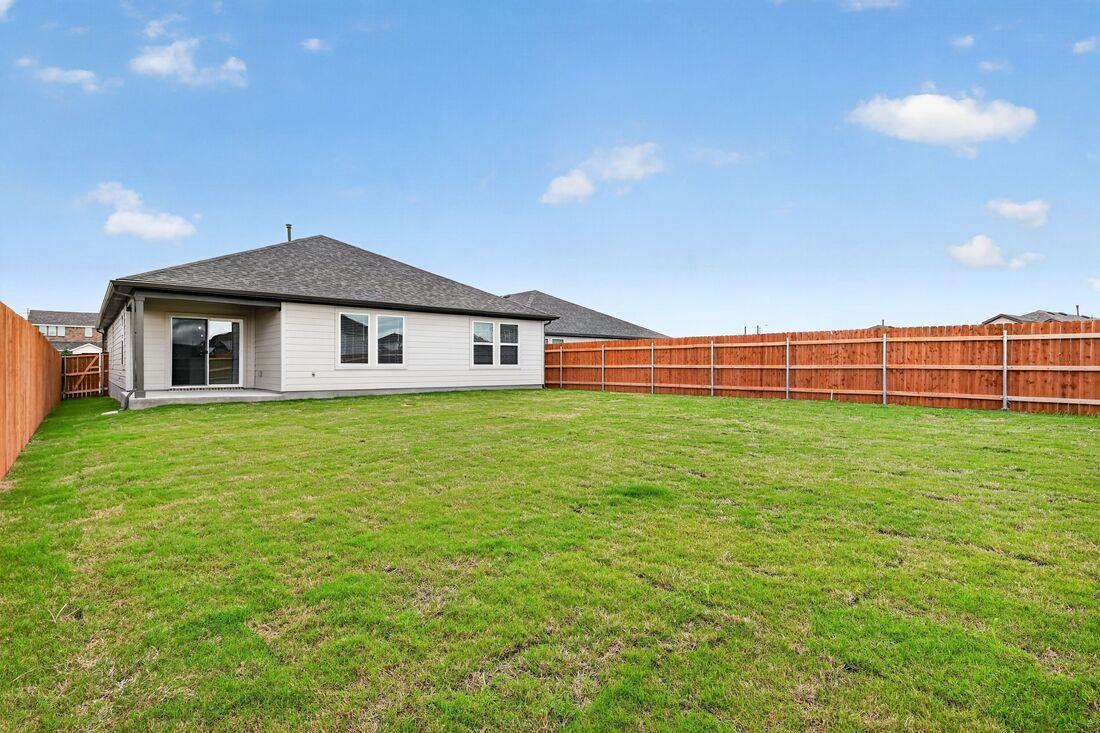 94 Flowers Ave, Hutto, TX 78634