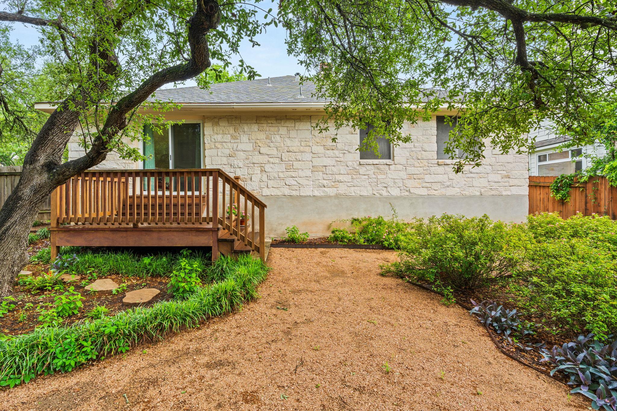 8909 Lomita Verde Ct, Austin, TX 78749