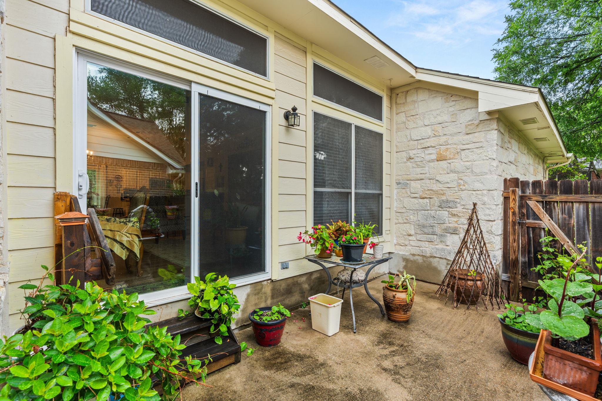 8909 Lomita Verde Ct, Austin, TX 78749