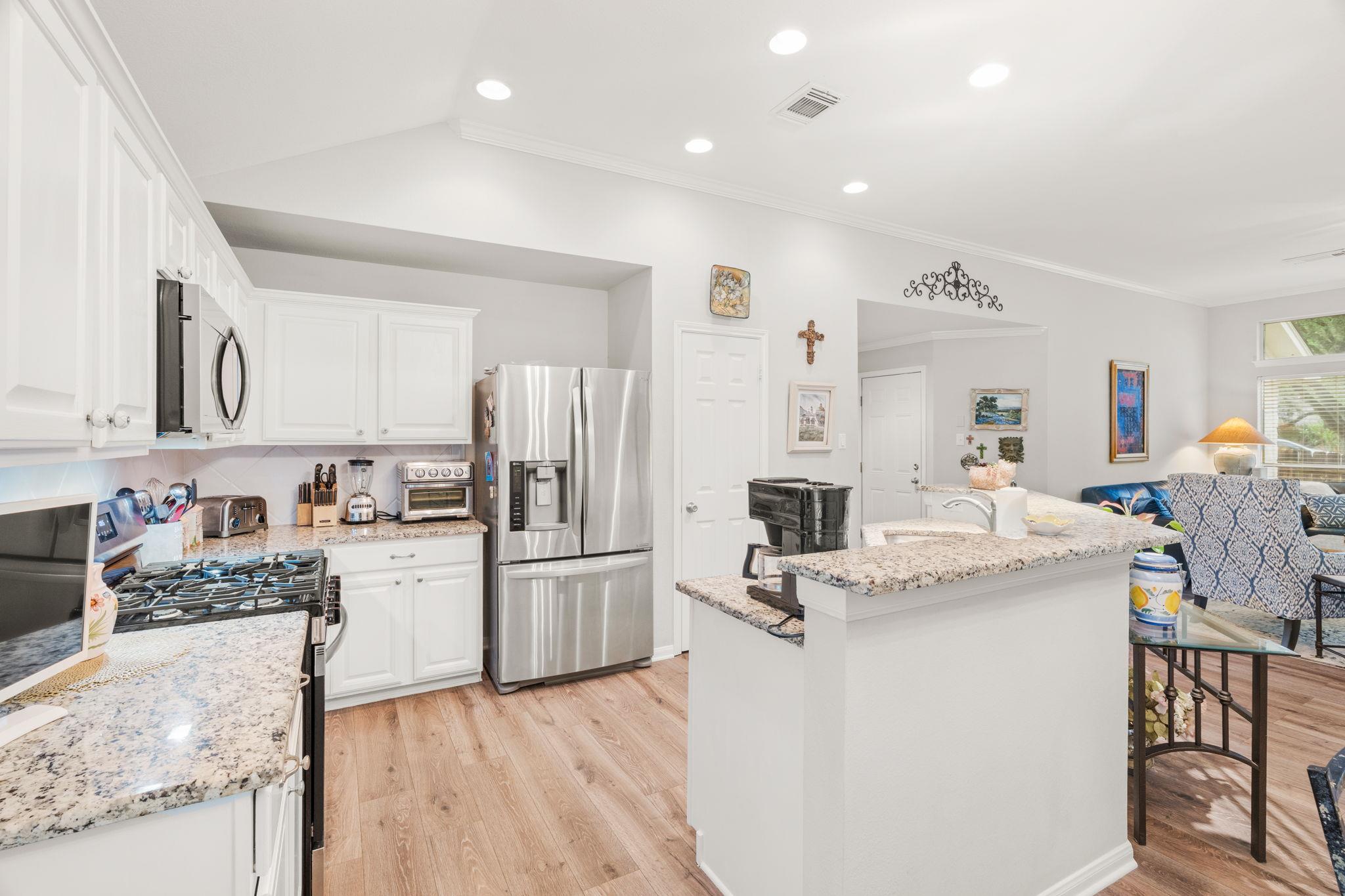 8909 Lomita Verde Ct, Austin, TX 78749