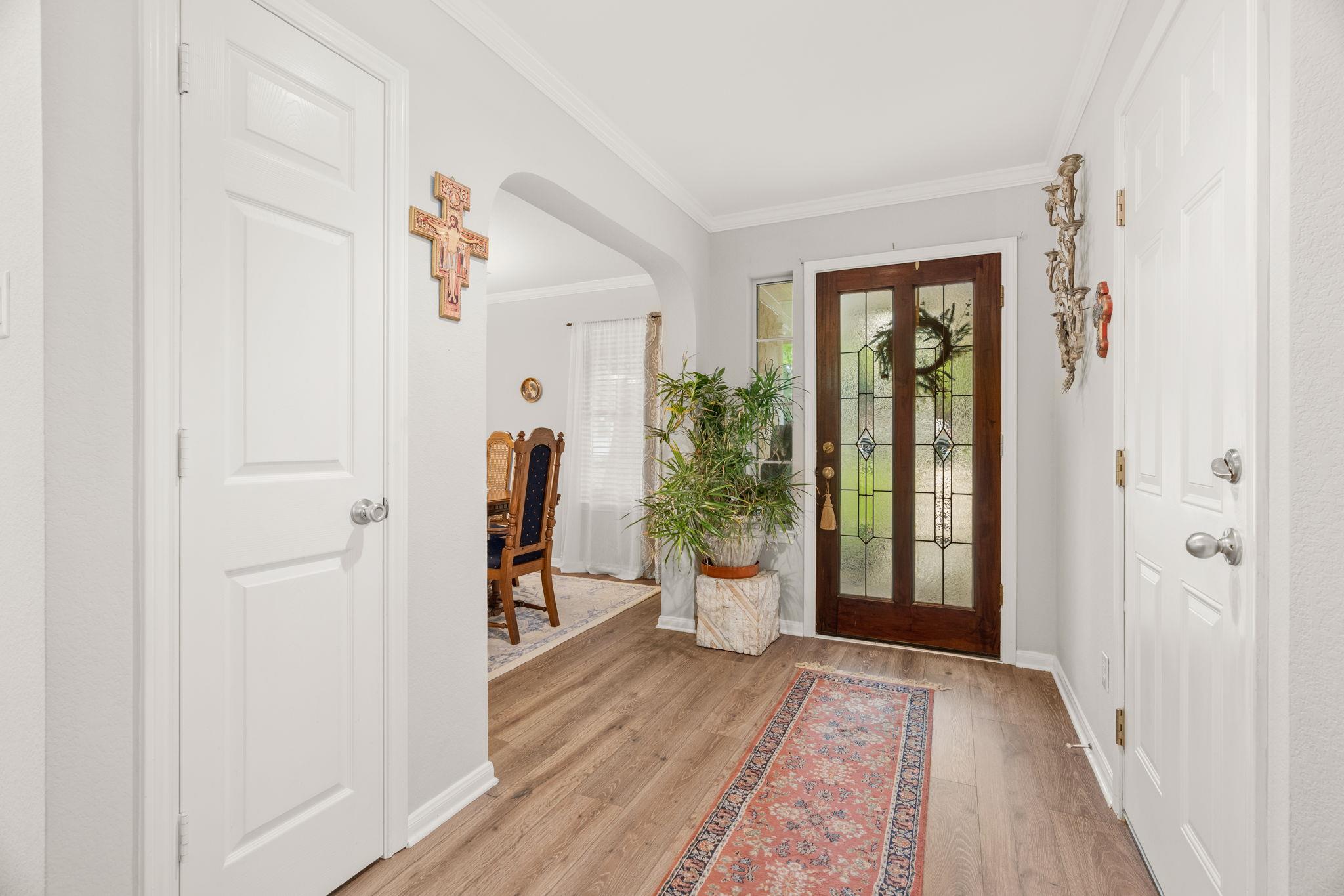 8909 Lomita Verde Ct, Austin, TX 78749