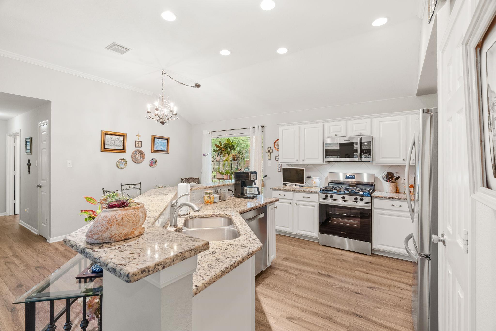 8909 Lomita Verde Ct, Austin, TX 78749