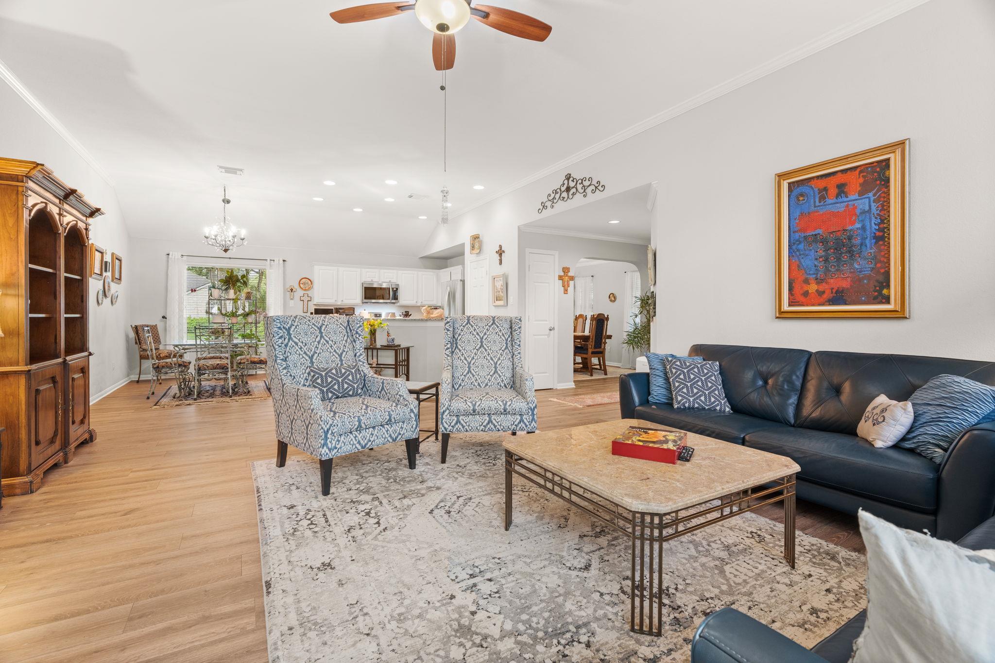 8909 Lomita Verde Ct, Austin, TX 78749