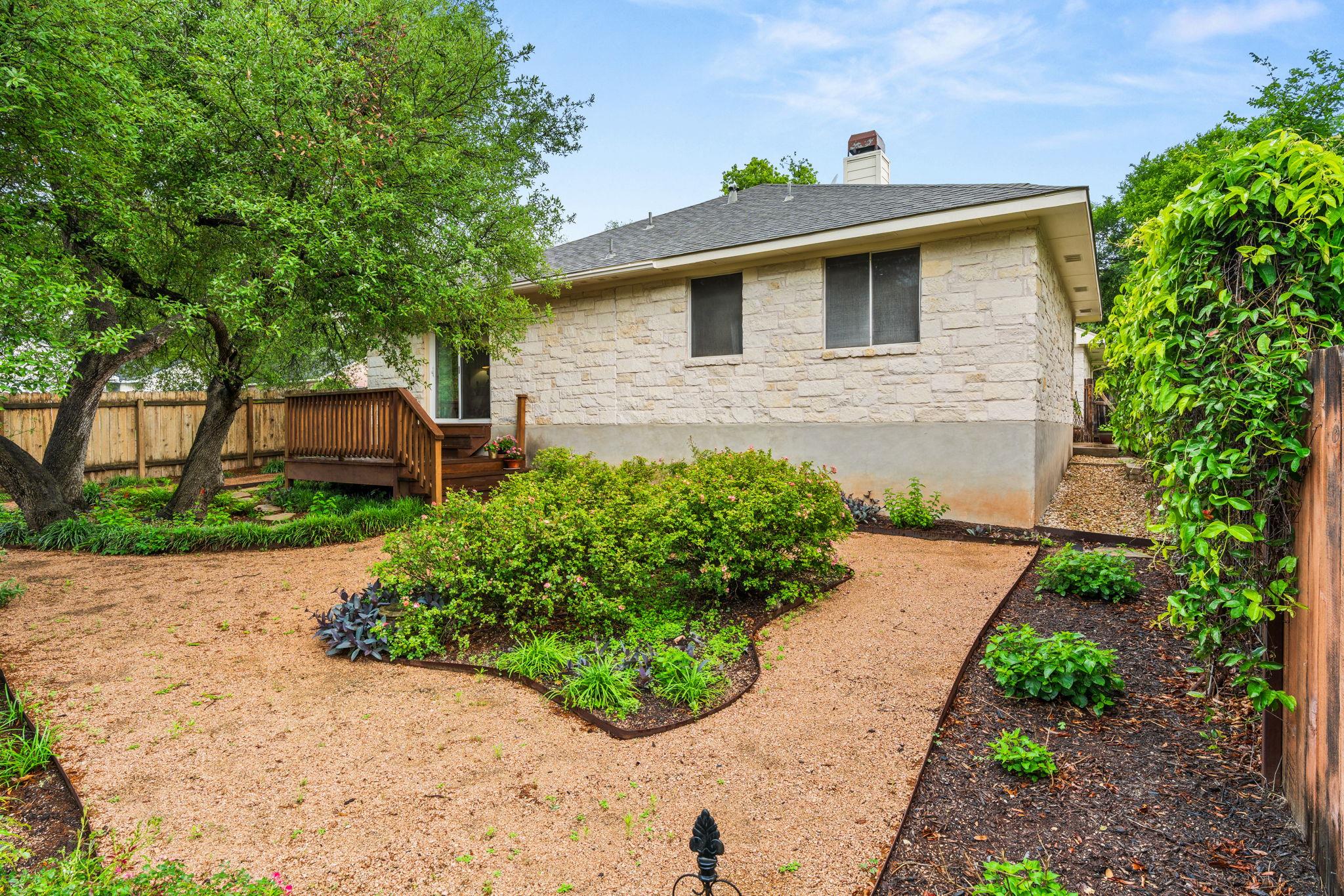 8909 Lomita Verde Ct, Austin, TX 78749