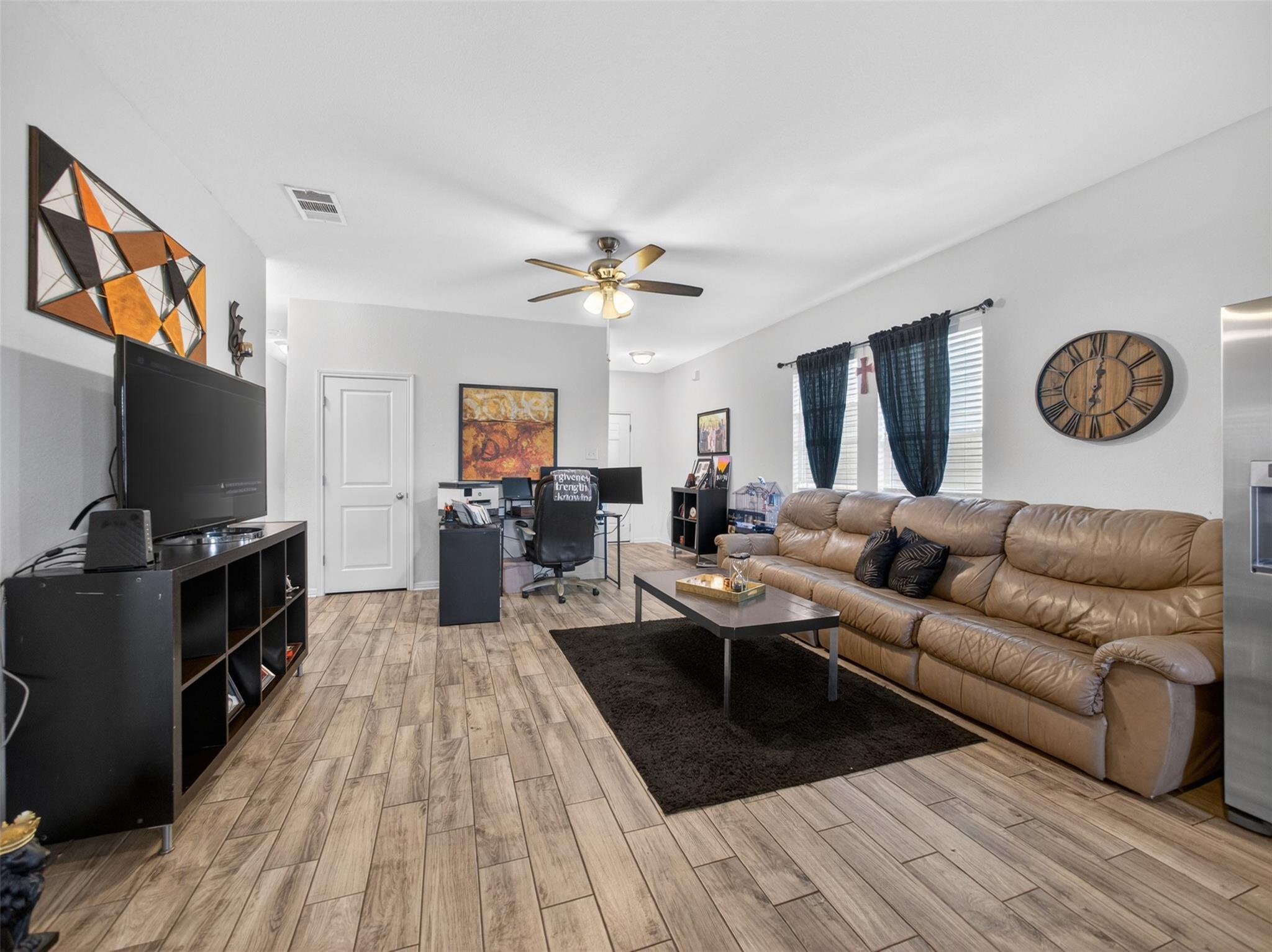 109 Rainey Dr, Jarrell, TX 76537