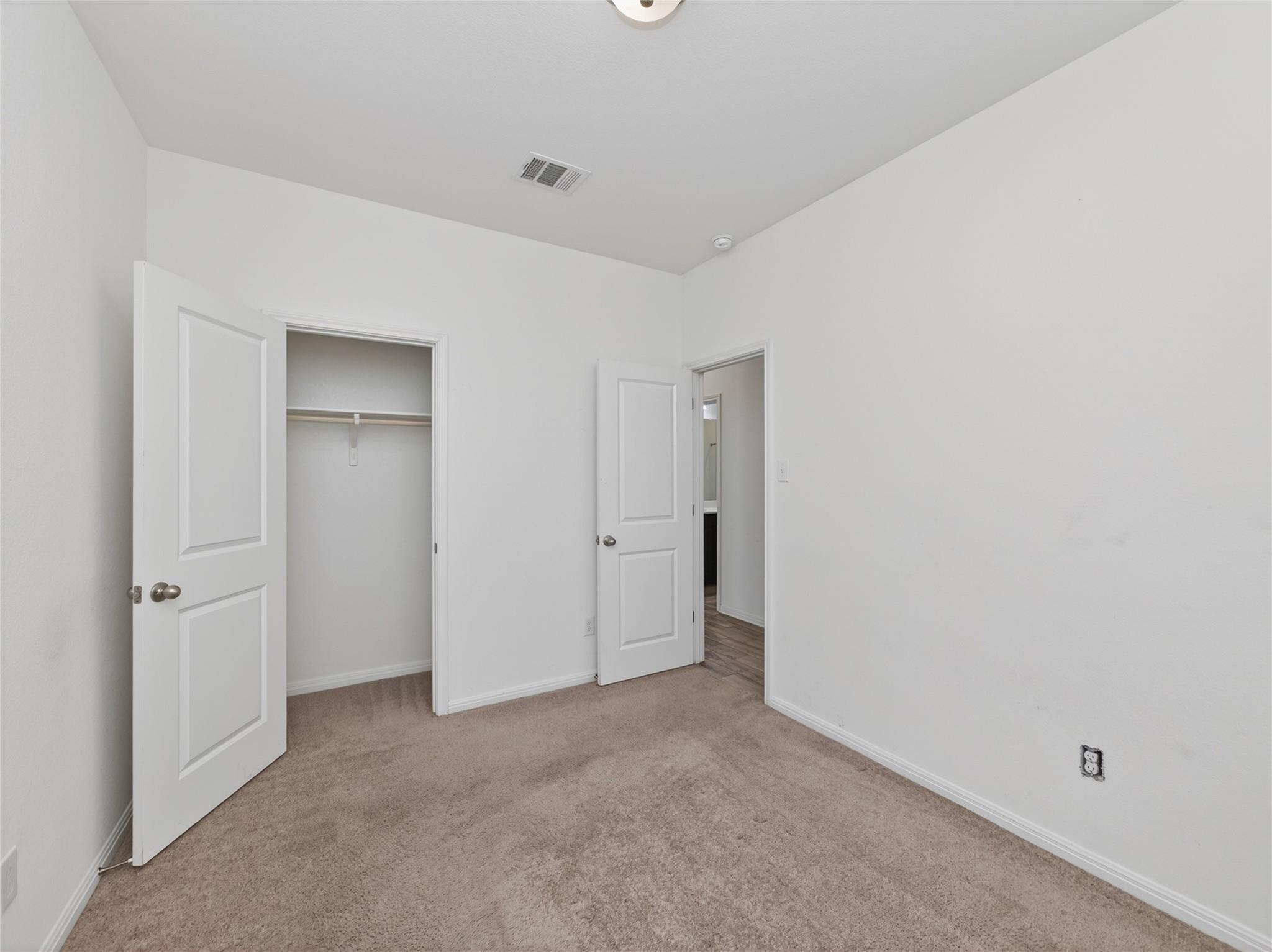 109 Rainey Dr, Jarrell, TX 76537