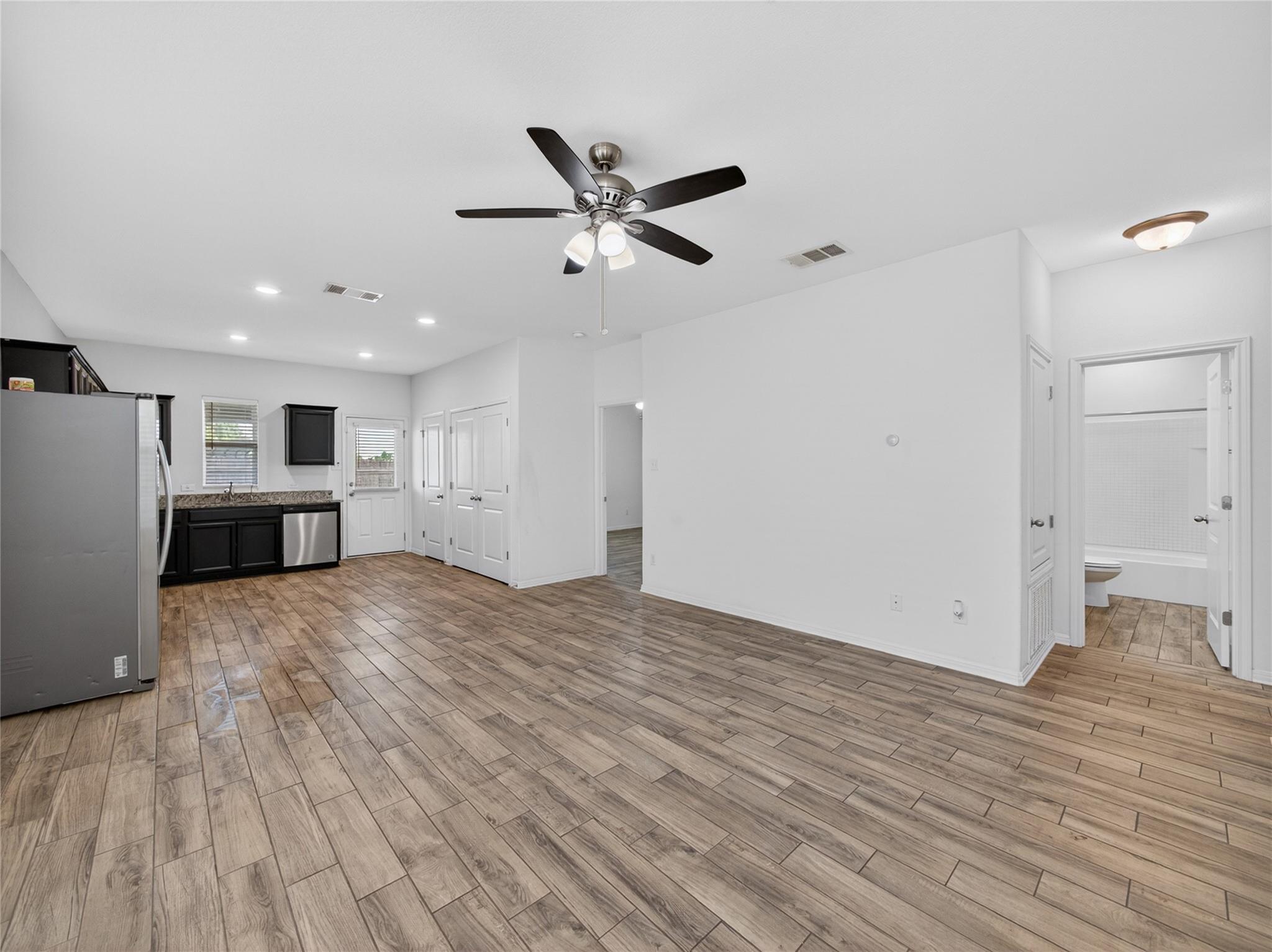109 Rainey Dr, Jarrell, TX 76537