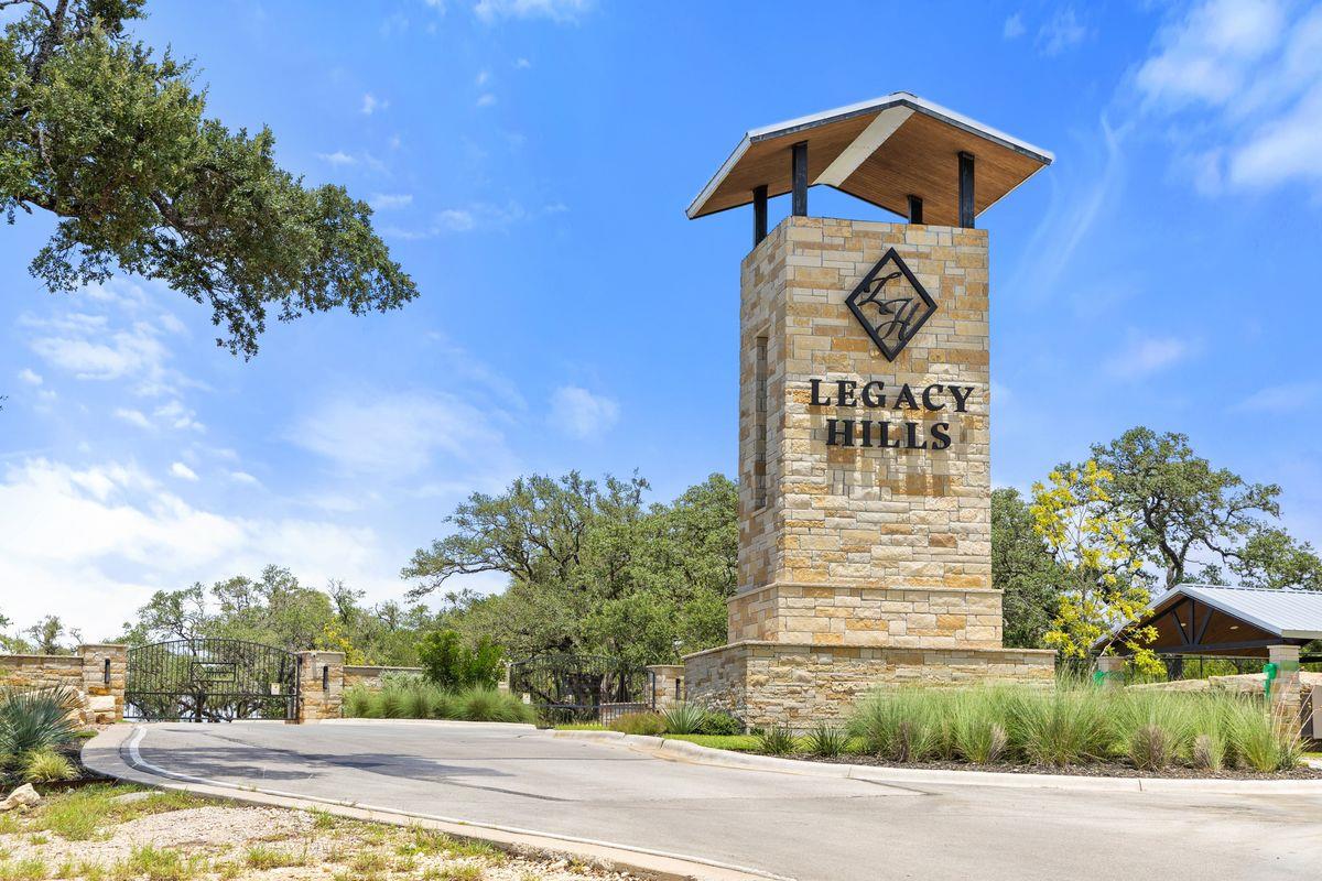 83 S Flat Rock Way, Johnson City, TX 78636