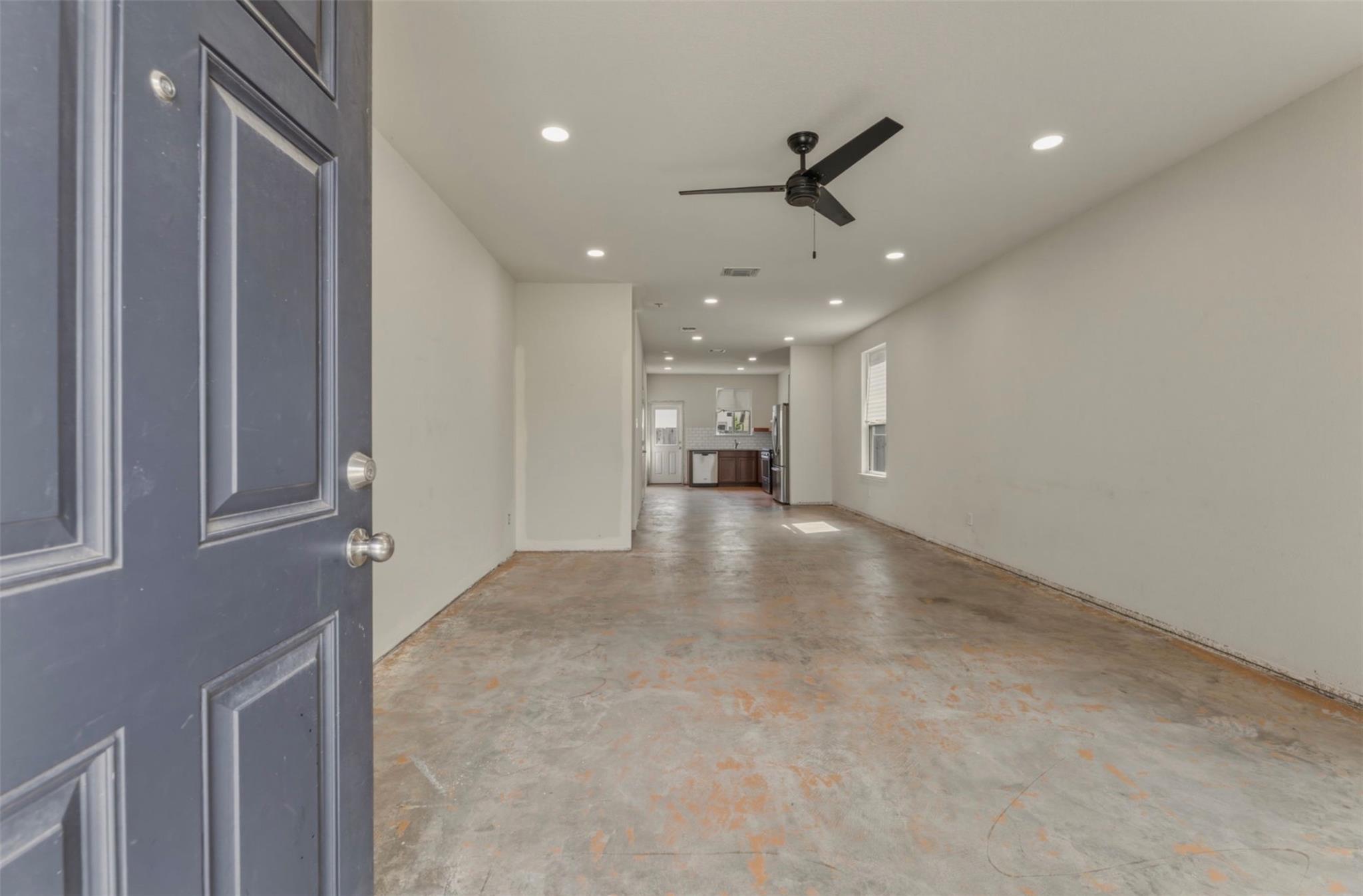 155 Big Leaf Dr, Buda, TX 78610