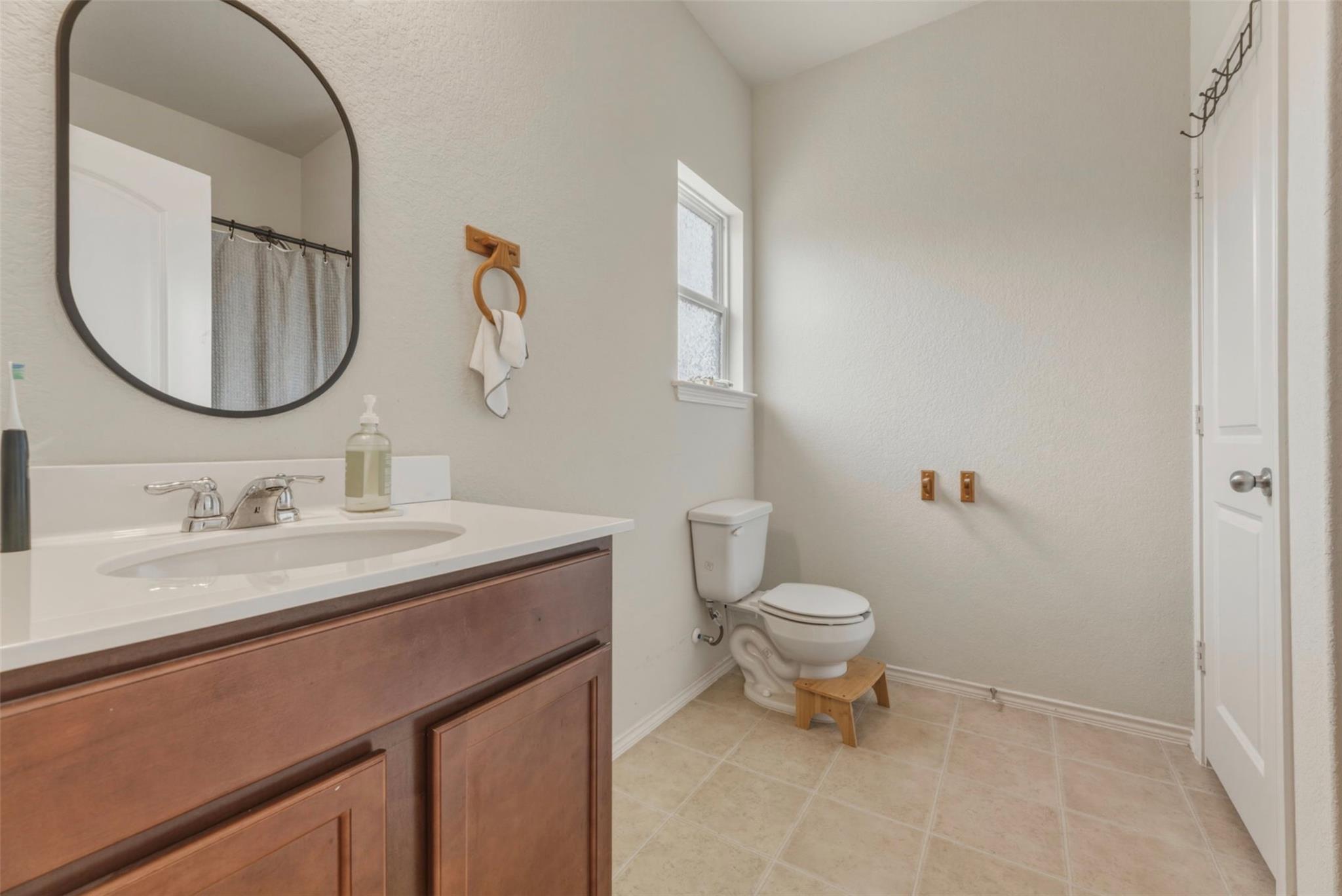 155 Big Leaf Dr, Buda, TX 78610